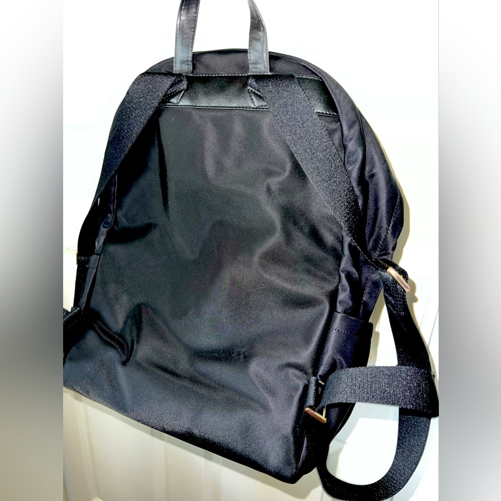 KATE♠️SPADE “Chelsea Medium Backpack” w/ •FREE• KATE♠️SPADE Yellow Bangle!! 💛 - Picture 8 of 10